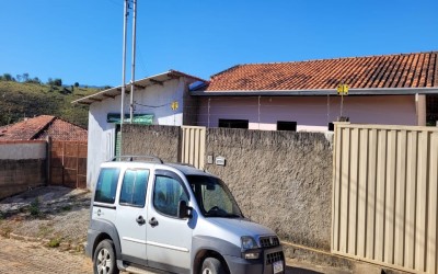 CASA E PONTO COMERCIAL - RESID COSTA MENEZES